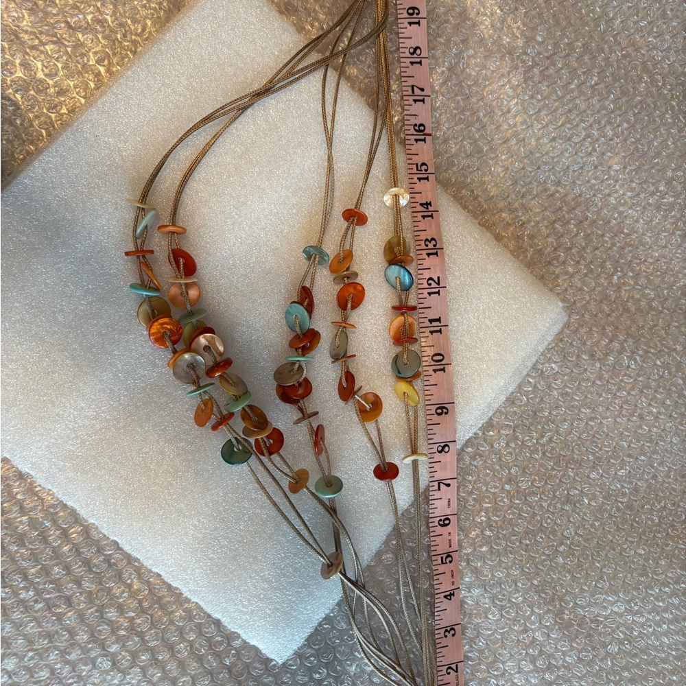 Shell button necklace - Picture 7 of 7